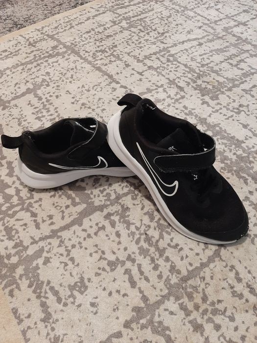 Vând adidași de băieți 32