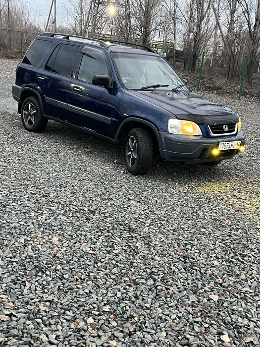 Продам отличный семейный автомобиль