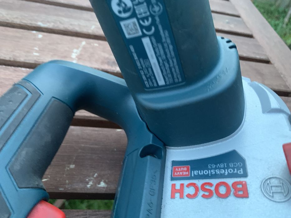 Bosch GCB 18V-63/акумулаторен лентов трион
