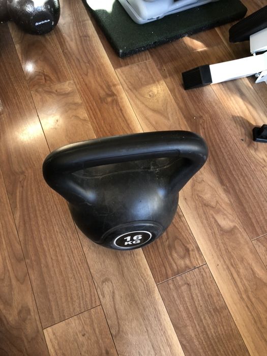 Gantera kettlebell Fight Dog de 16 kg nou pret promo 99 ron