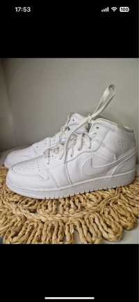 Jordan 1 triplle white