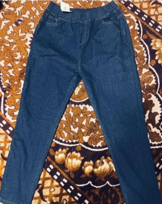 новые новые новые на резинке синие заужены к низу мне не подошли.Почти