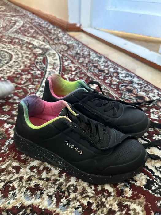 Кроссовки от 2000 тенге