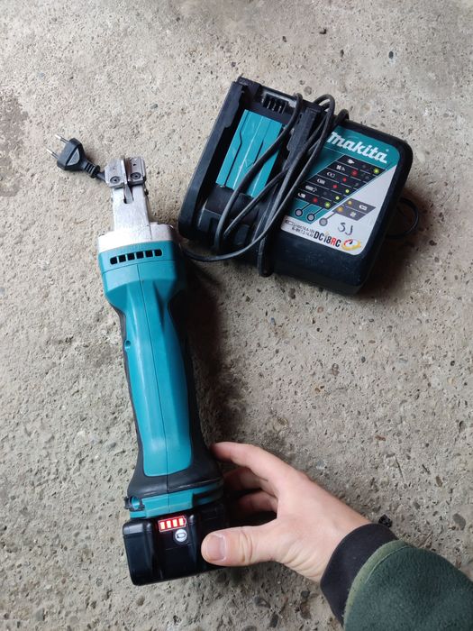 Foarfecă tablă Makita DJS161