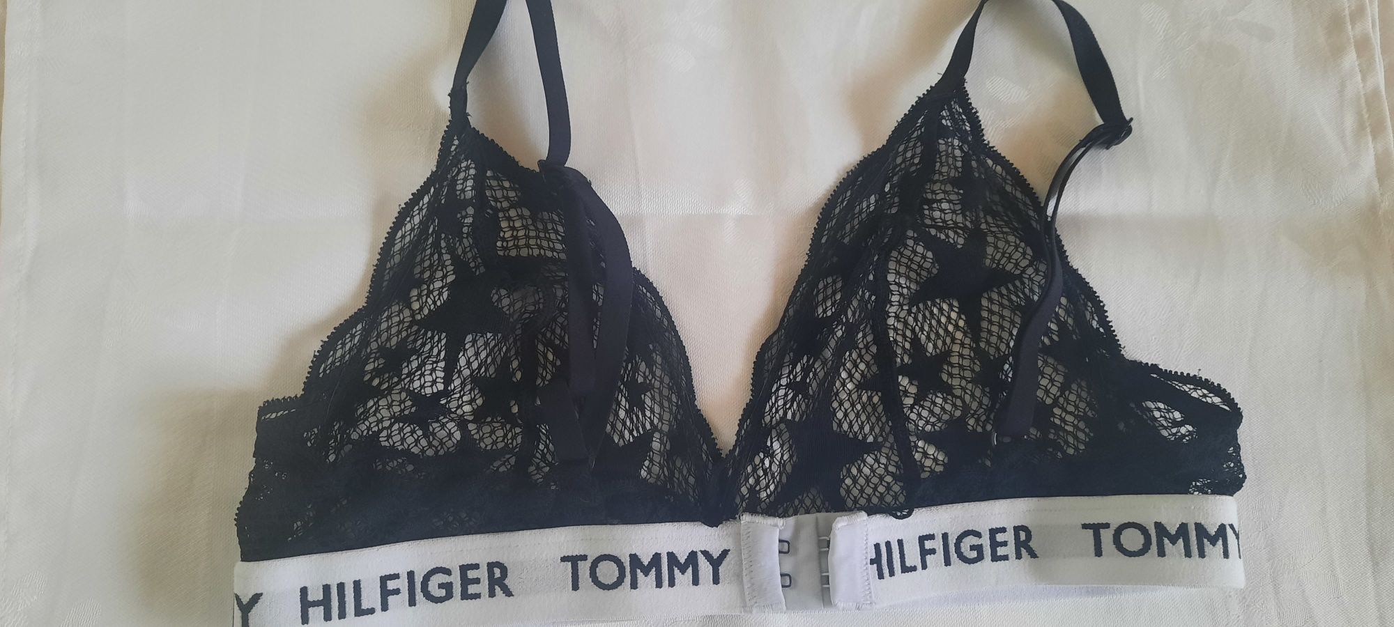 Tommy Hilfiger ,