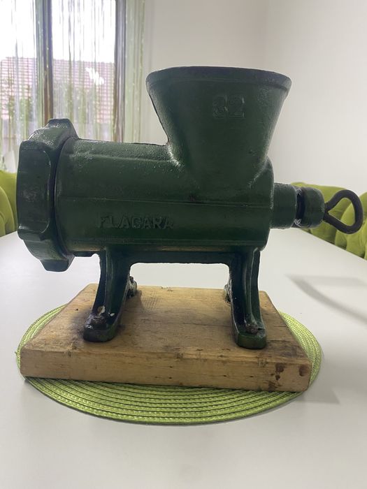 Masina tocat carne Flacara nr 32