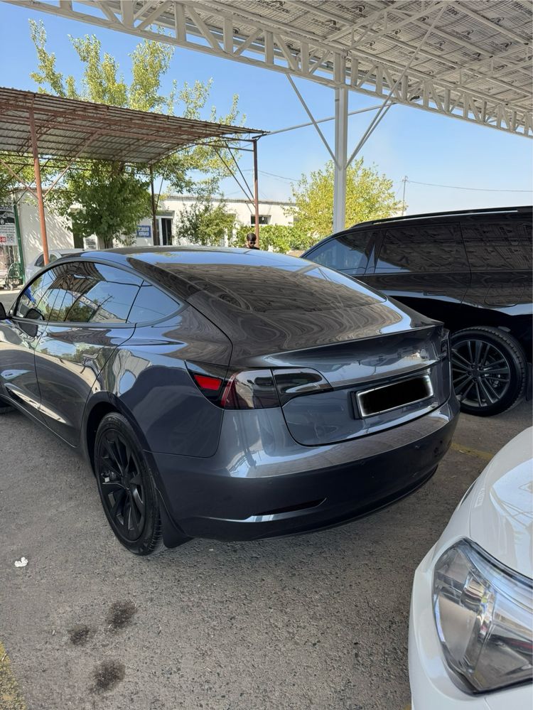 Tesla model 3 (ideal)