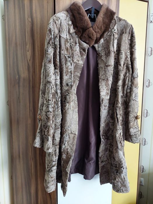 Шуба из кусочков меха свакара -каракульча