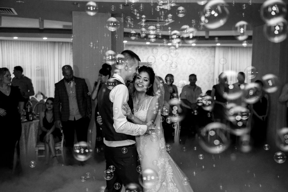 Fotograf /Cameraman Severin ,Fum greu, artificii dansul  mirilor.