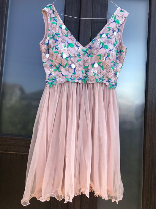 Vand rochița superba!