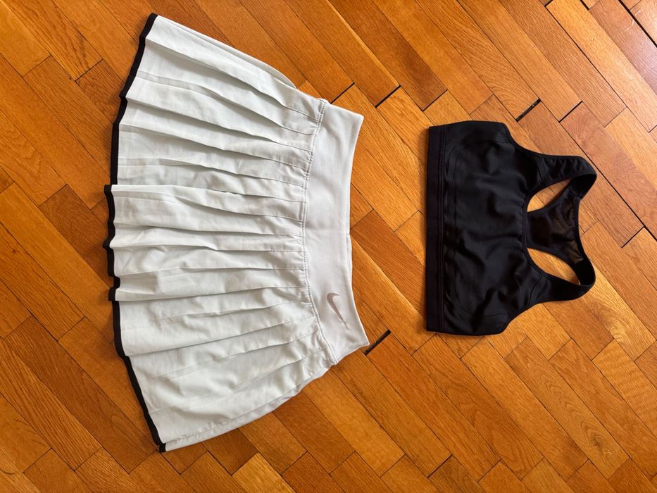 Пола Nike спортен топ Nike спортен комплект. Потому