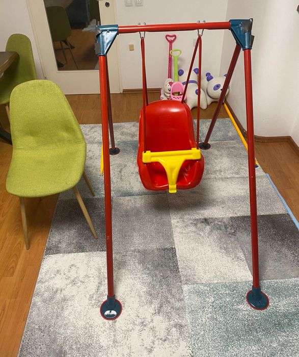 Люлката е марка Pilsan. Подходяща е за деца от 1 до 4 години