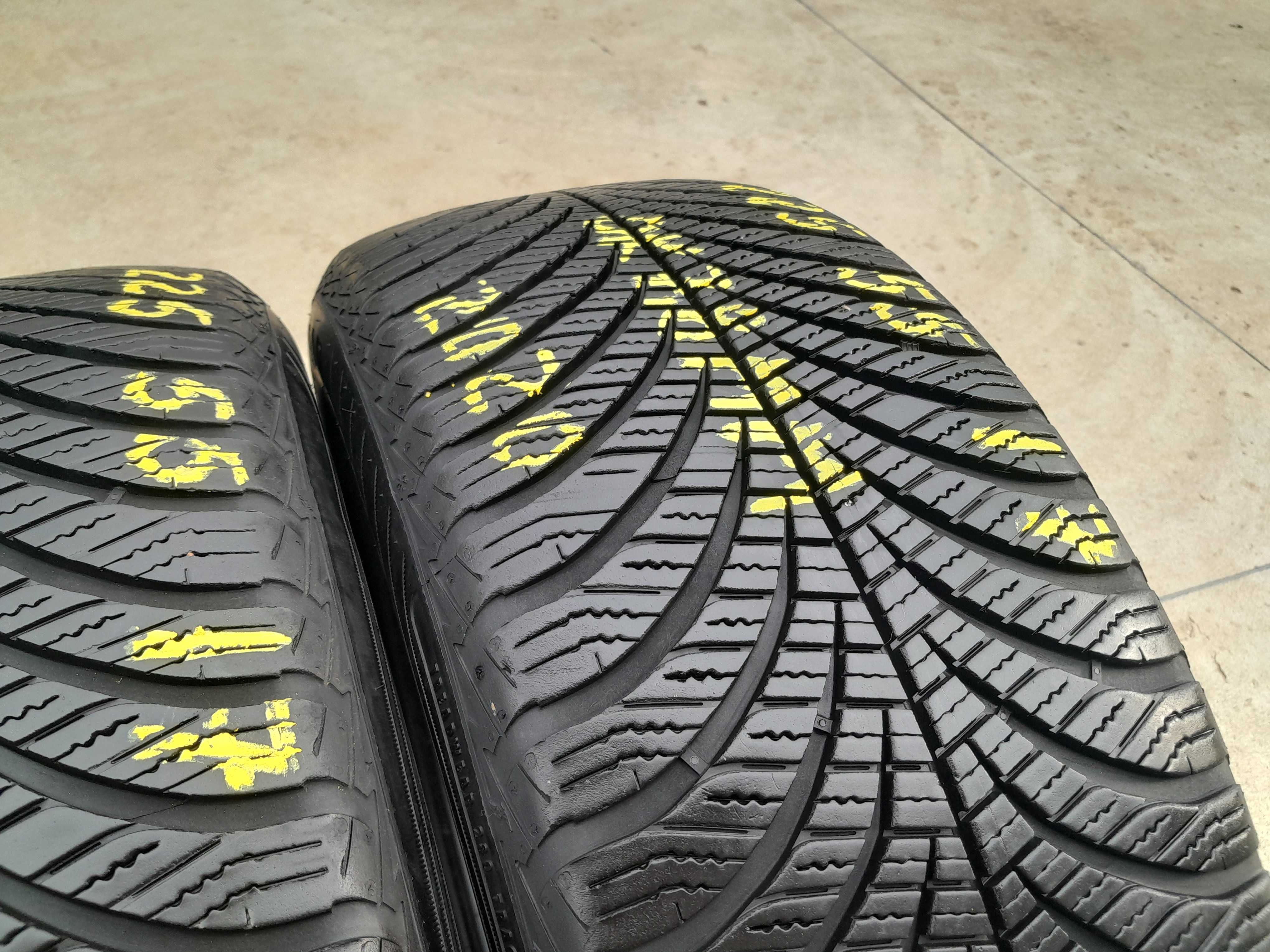 Doua anvelope 225 55 17 goodyear vector 4 seasons GEN 2 cu 7,8 mm