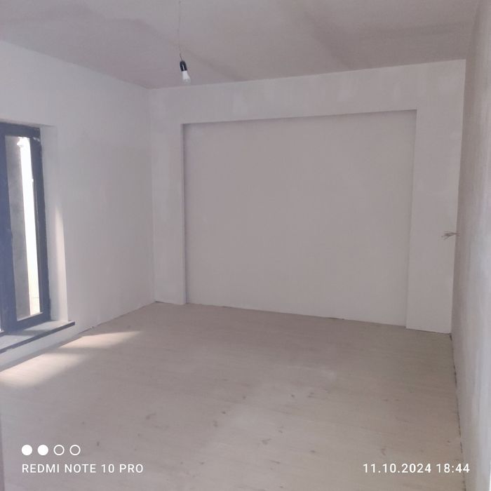 Ховли сотилади срочно