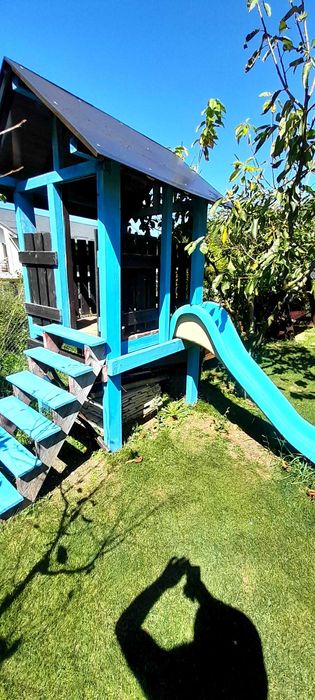 casuta lemn cu tobogan