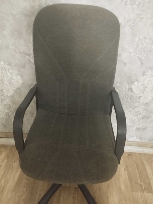 Продам офисный стул