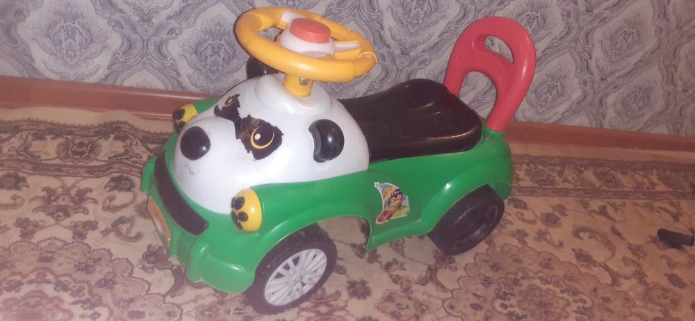 Игрушечные машина для детей зелёного цвета