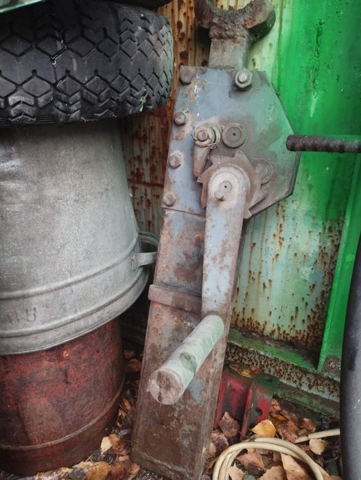 Домкрат тепловозный продам