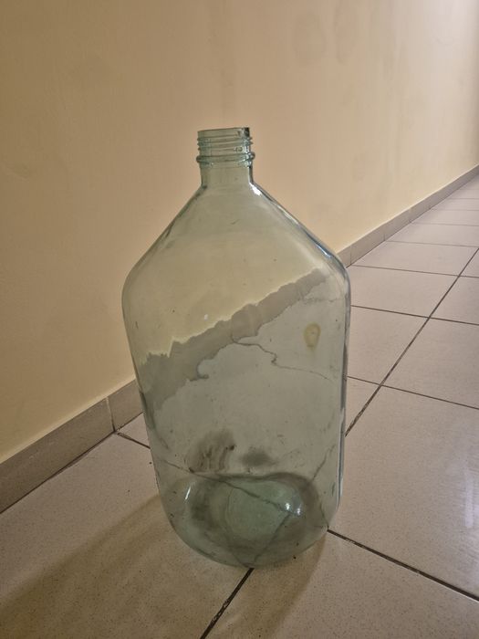 Бутыль стеклянный