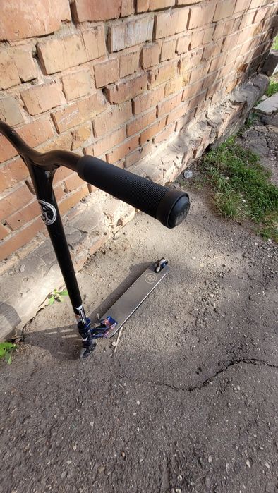 Продам трюковой самокат Longway Sector