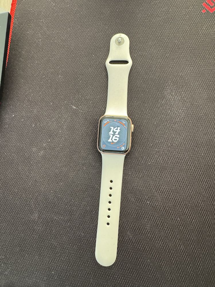 Apple Whatch Series 4,40мм Оригинал аккумулятор  89%