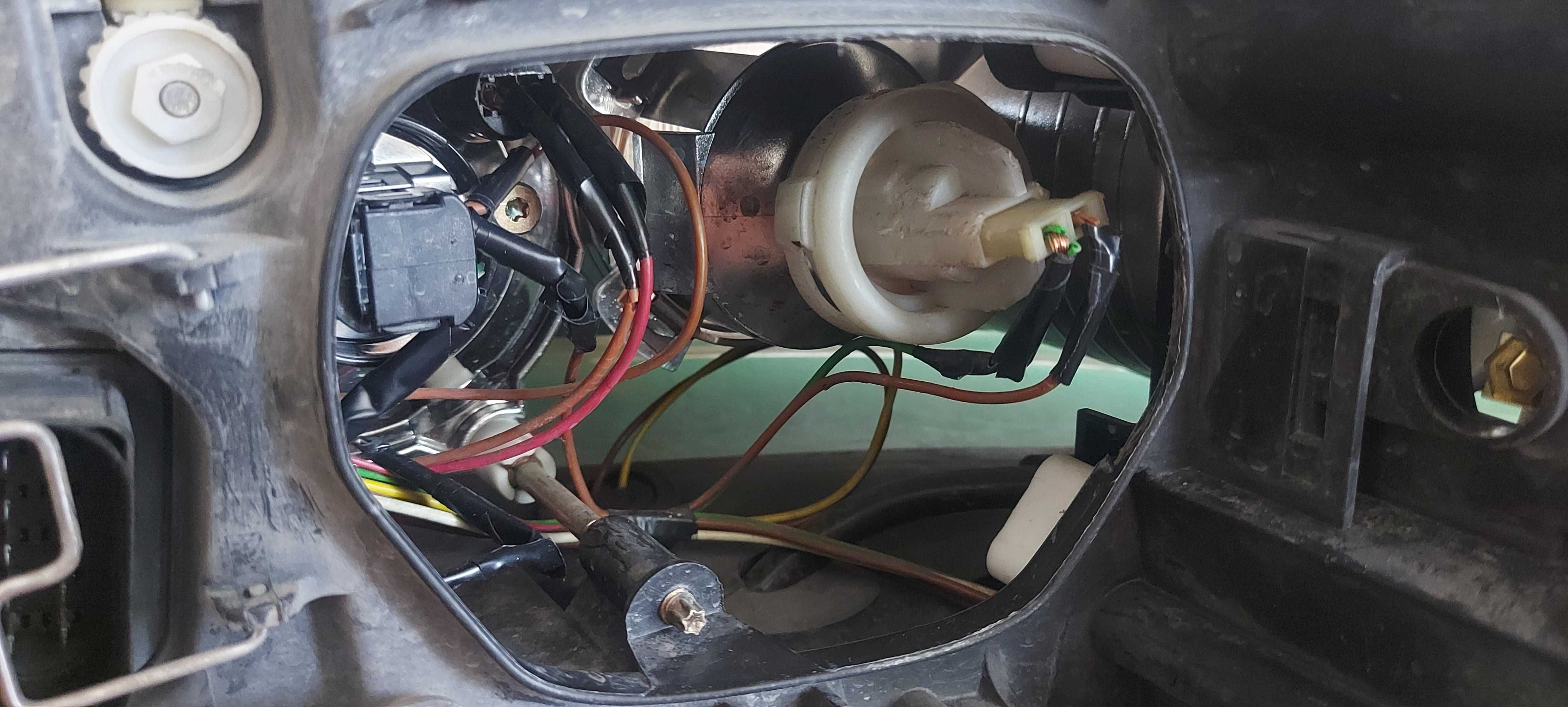 Hella xenon за пасат 5.5