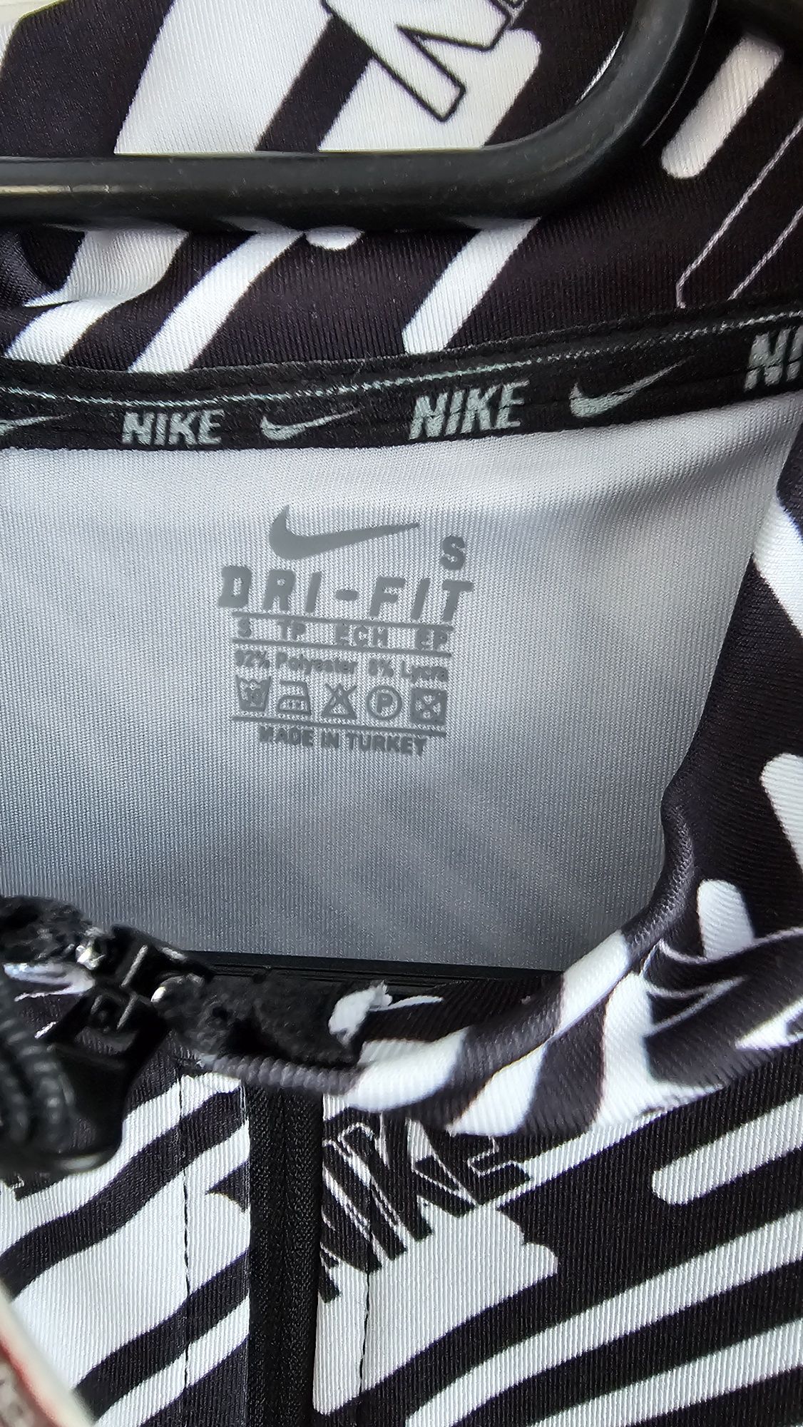 Vând tricou Nike nou, mărimea s