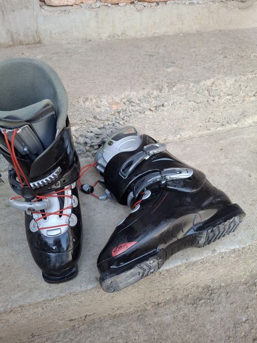 Clăpari mărimea 28.5 mondo