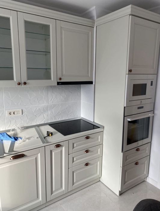 Mobilier de bucatarie din lemn masiv