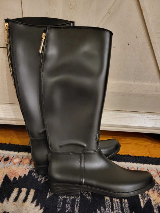 Дамски елегантни гумени ботуши