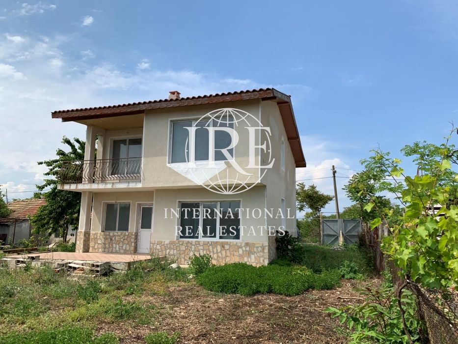 Къща в Добрич, област-с.Топола площ 115 цена 89000