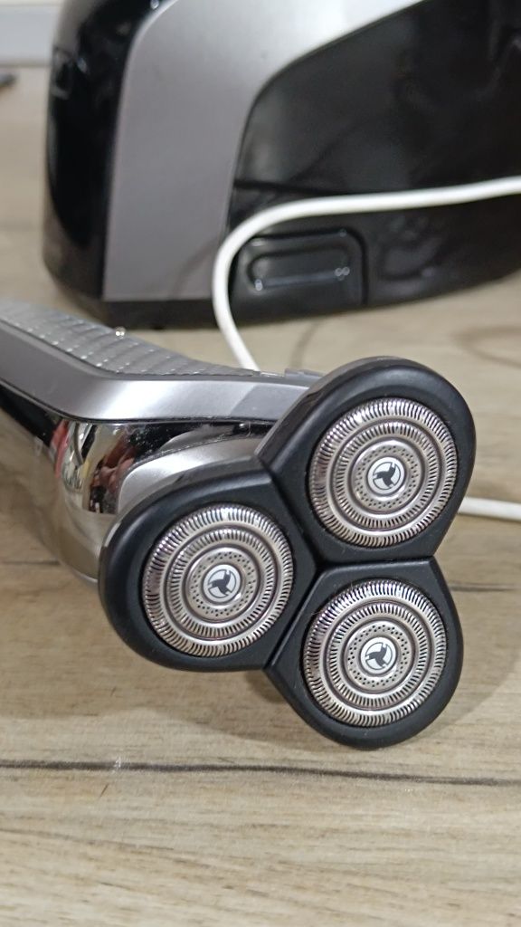 Philips Arcitec електрическа самобръсначка ,шейвър