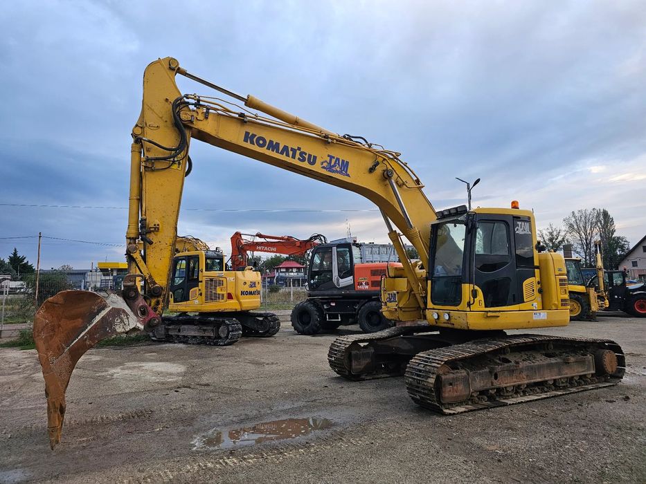 Komatsu PC228 USLC excavator pe senile compact 1.5m3 / 6 cilindri