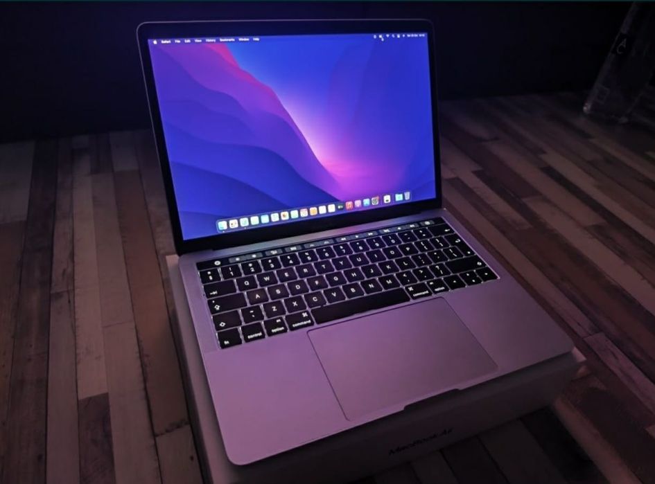 Apple MacBook Pro Retina Touchbar