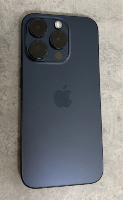 iPhone 15 PRO blue