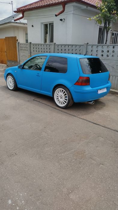Vând sau schimb golf 4 VR5 170 HP