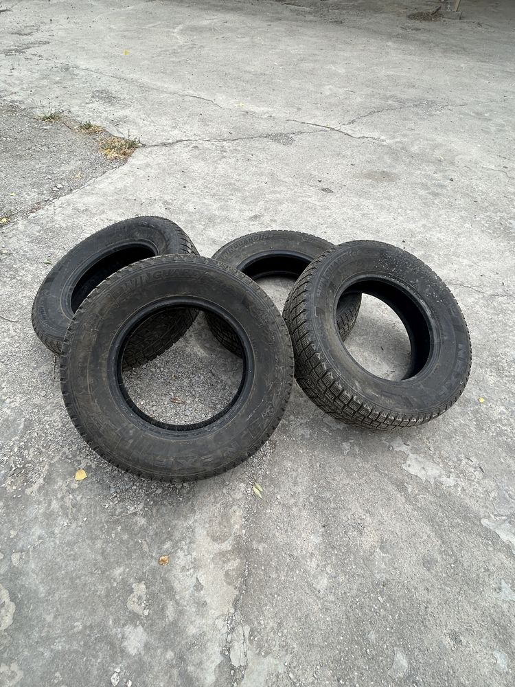 Шины R17 зимние.