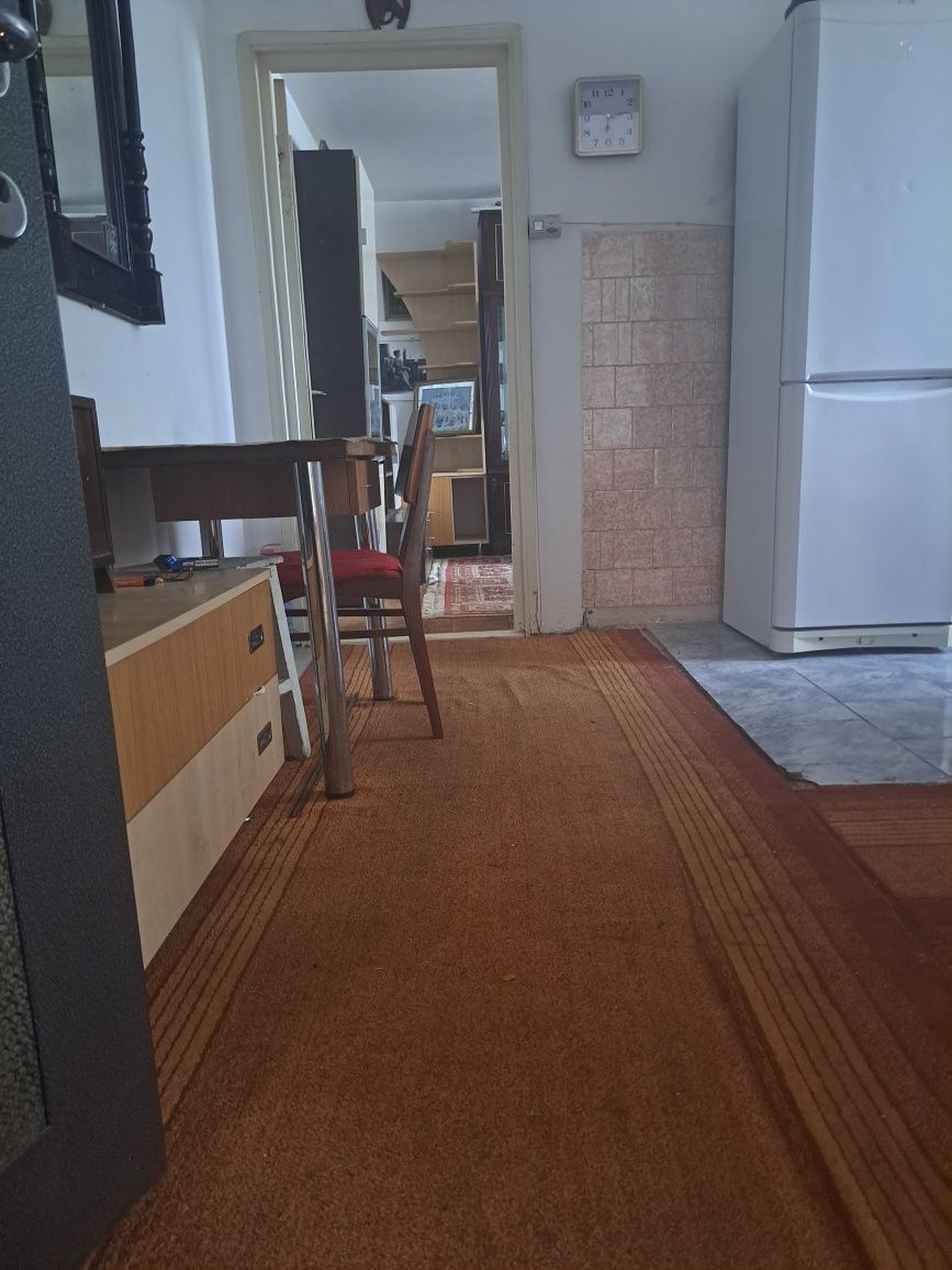 Vând apartament, 2 camere decomandat, Dacia-Petru Rares