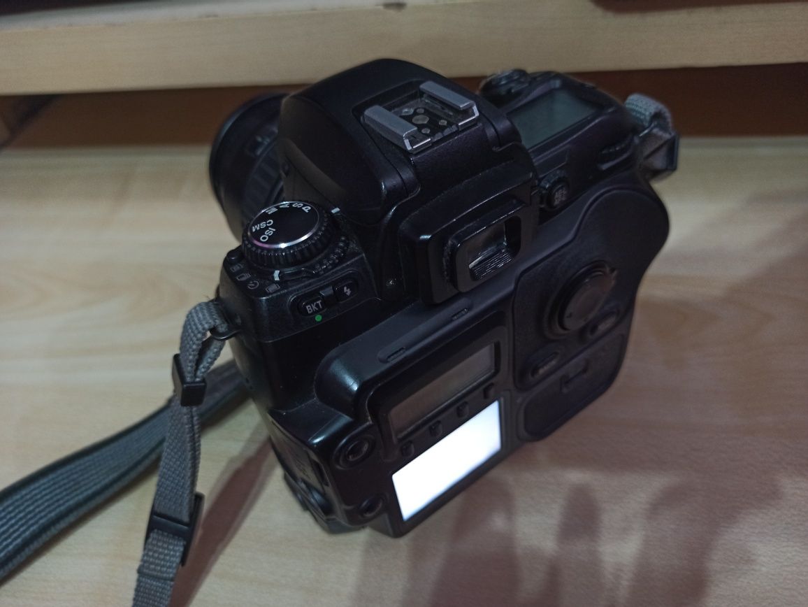 Fujifilm FinePix S3 Pro фотоапарат и обектив Sigma UC Zoom 28-70mm