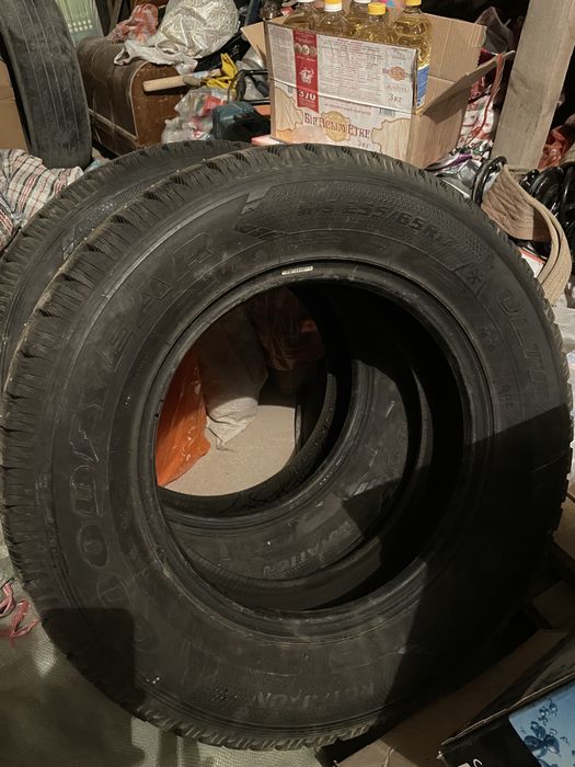 Зимние шипованные шины GoodYear 255/65 R17