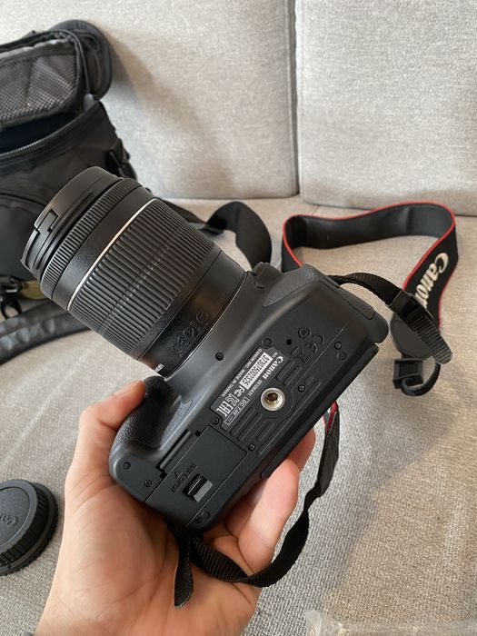 Фотоапарат Canon EOS 700D