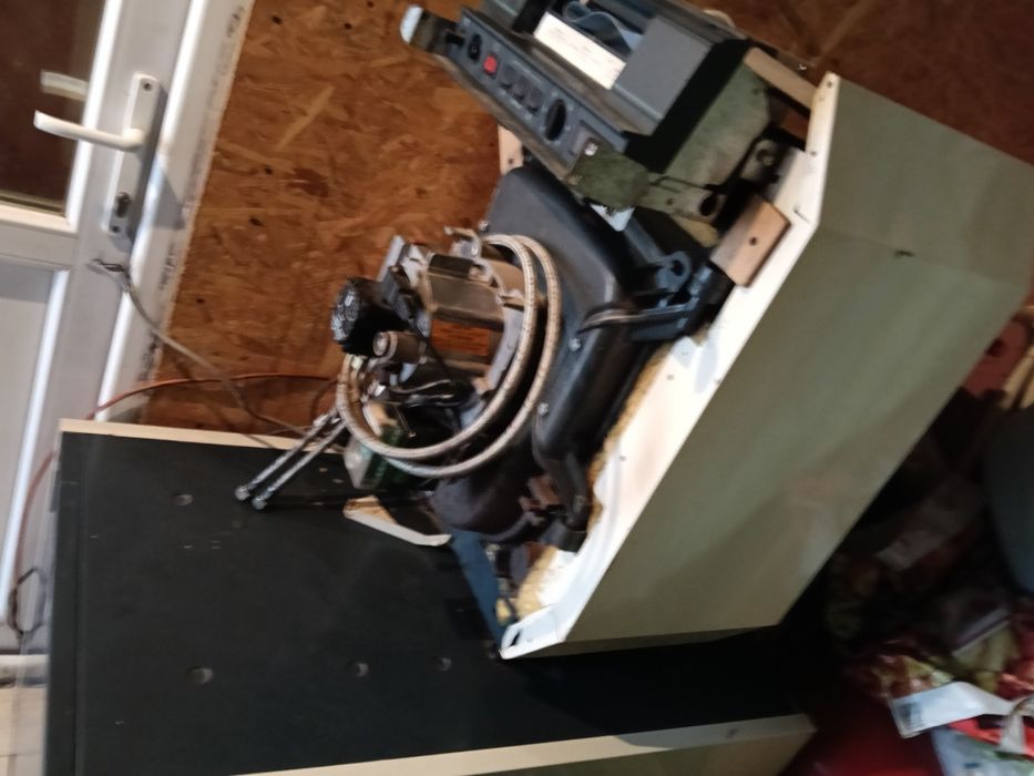 Vând Centrala pe motorina sau ulei ars