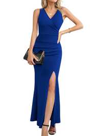 Дълга елегантна вечерна рокля в тъмно синьо.