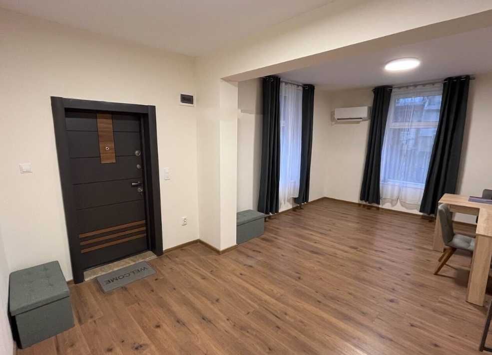 Продава се Двустаен апартамент в Бургас, Център - 65 кв.м за 3254 €/кв.м - Снимка #4