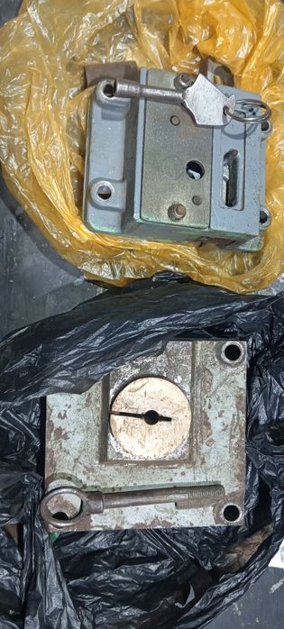 Замки гаражные кодовый и ригельный