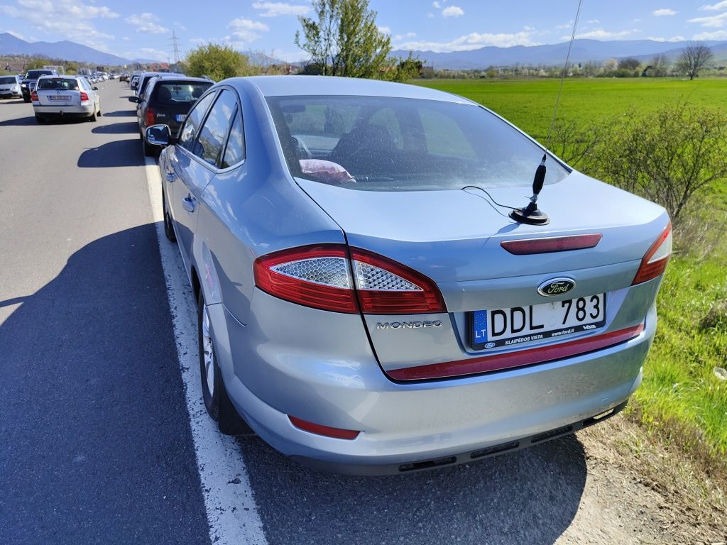 Ford mondeo benzină