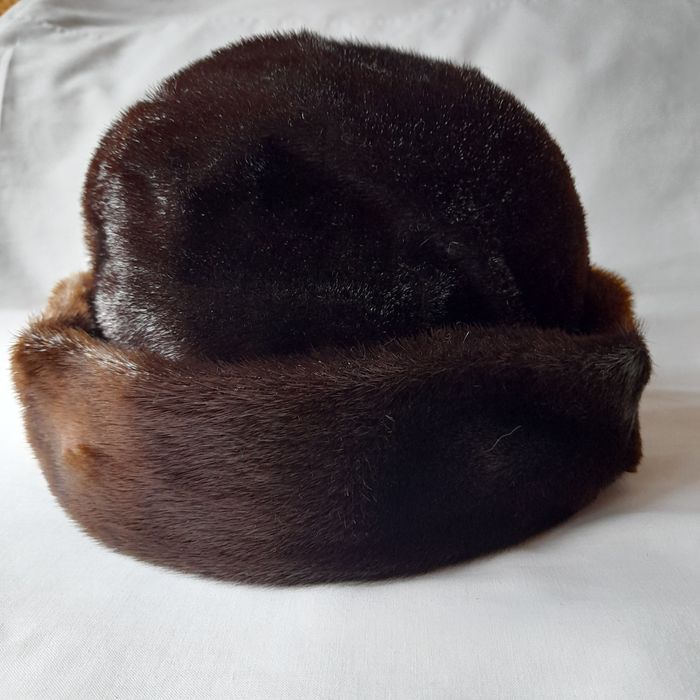 Vand urgent caciula din blana de foca