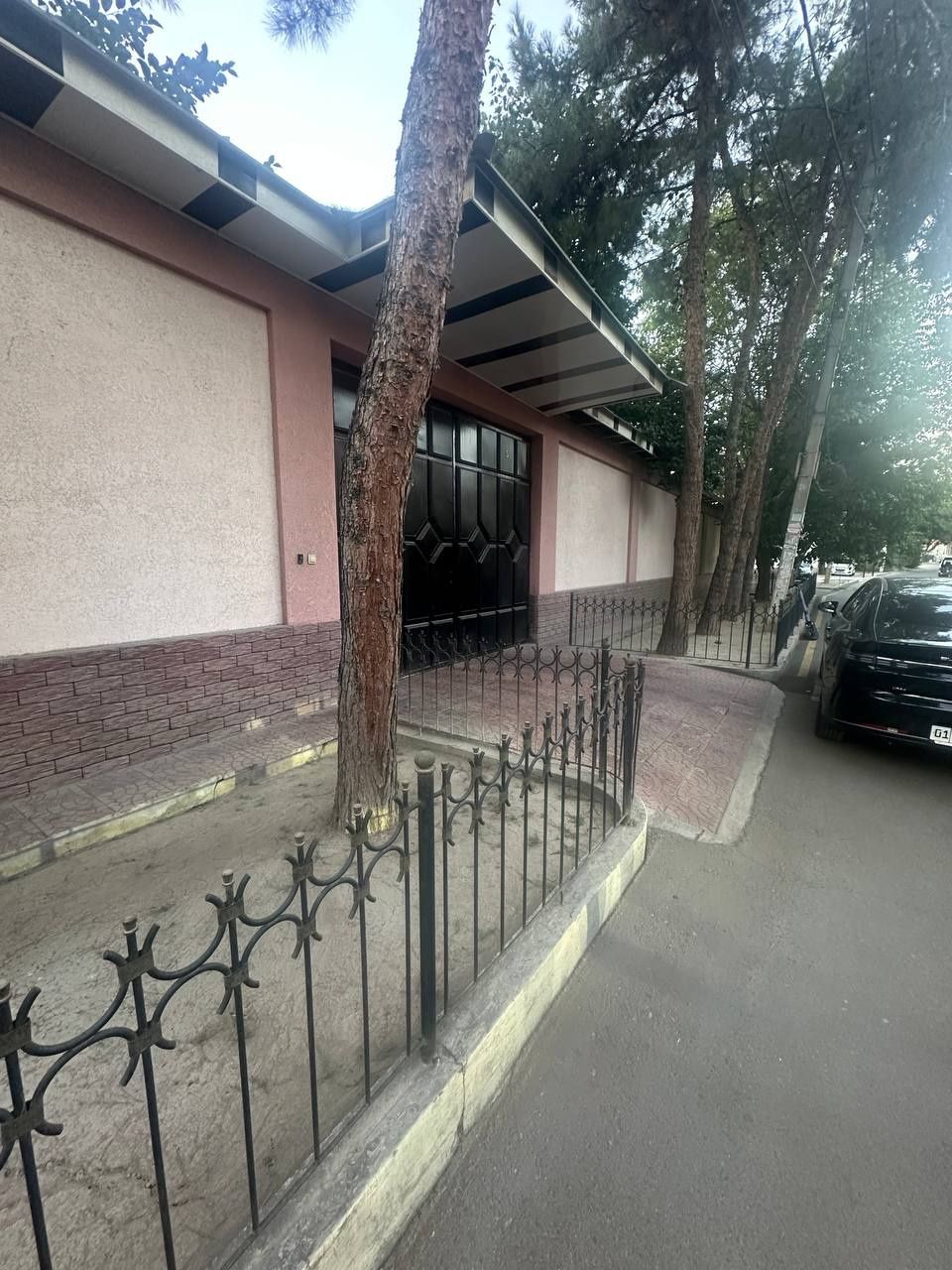 Zudlik bilan hovli sotiladi alayski Yunusobod C5 Minor metro
