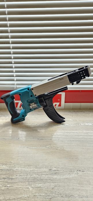 Makita Пушка за Гипсокартон DFR750