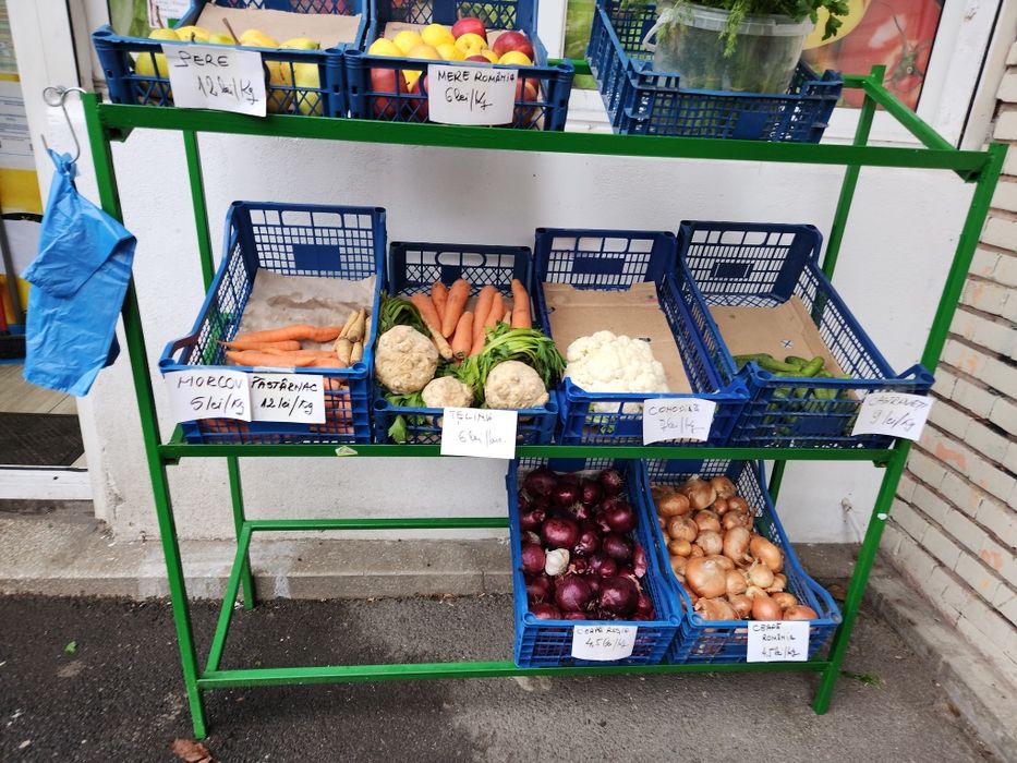 Rafruri profesionale magazin, cantar, stand paine.